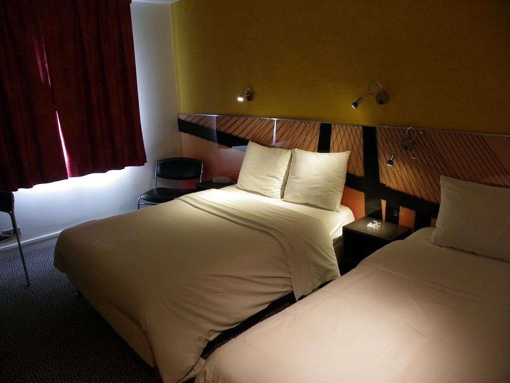 Hotel Logitel Saint-Doulchard Eksteriør billede
