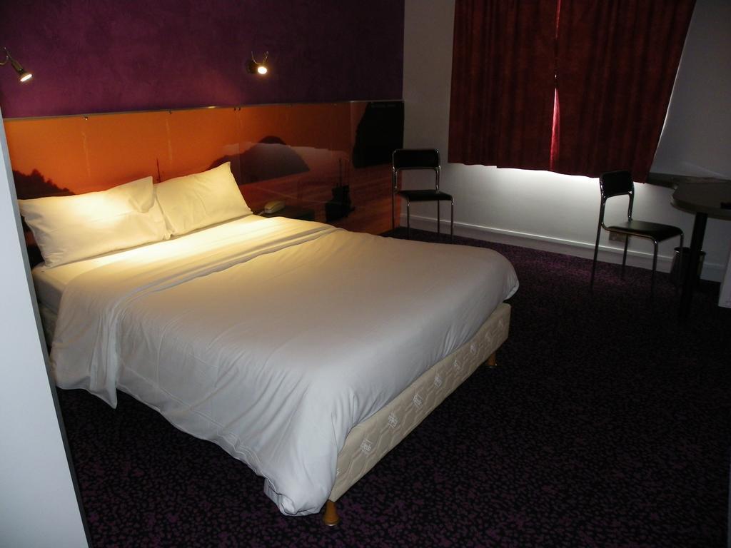 Hotel Logitel Saint-Doulchard Værelse billede