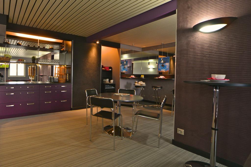 Hotel Logitel Saint-Doulchard Eksteriør billede